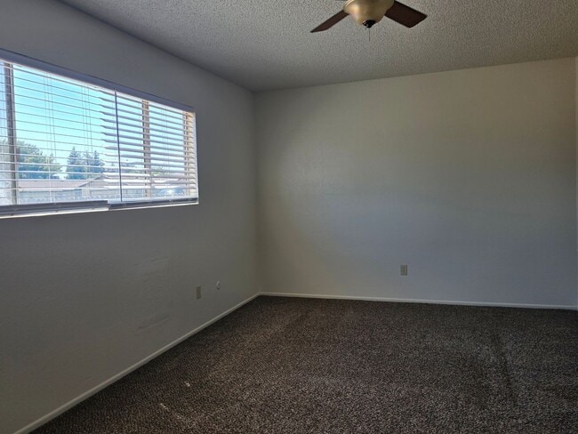 Building Photo - 7217 Cranbrook Ave