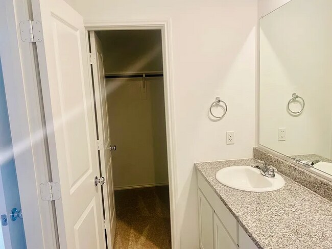 Building Photo - 1408 Vattier St