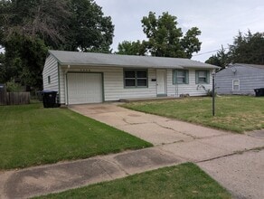 Building Photo - 5206 SW 27th Terrace