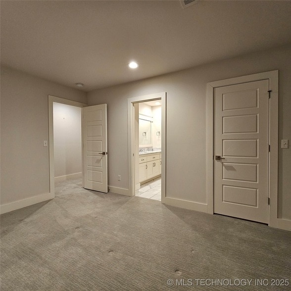 Building Photo - 1040 E 38th St