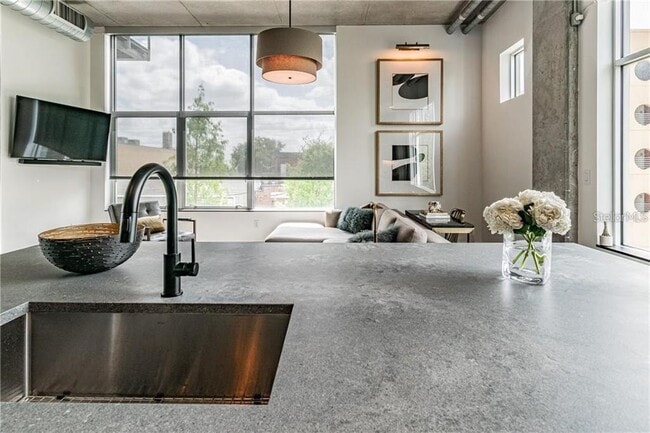 Building Photo - 101 S 12th St