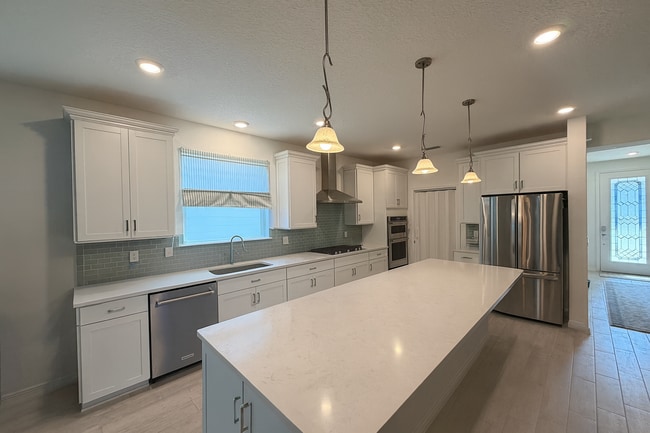 Building Photo - Beautiful Custom Home in Del Webb 55+ Community