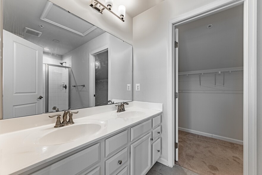 Building Photo - 201 S Macon St