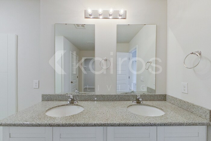 Building Photo - 417 Monarch Ln