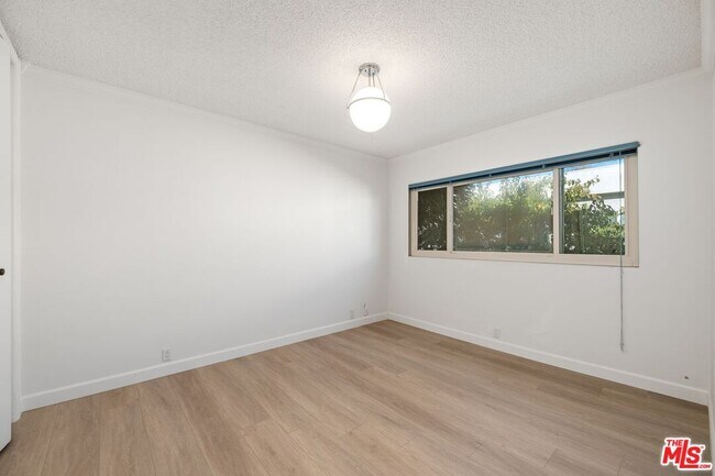 Building Photo - 3166 S Sepulveda Blvd
