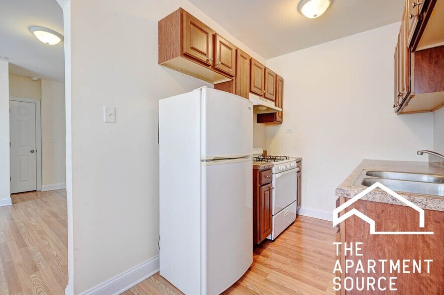 Building Photo - 2600 N Kimball Ave