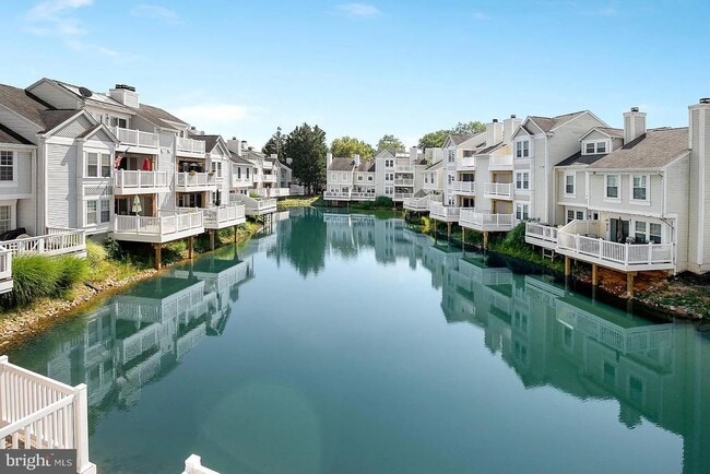 Building Photo - 3369 Lakeside View Dr