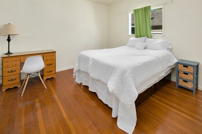 Building Photo - 5646 Ravenna LLC