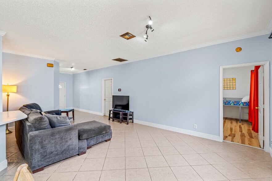 Building Photo - 1242 Olympic Cir