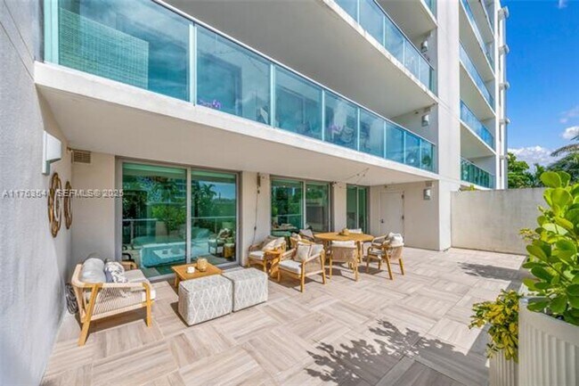 Building Photo - 1025 92nd St