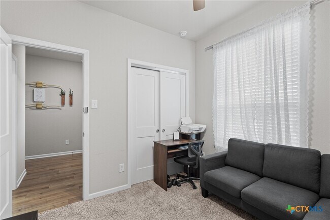 Building Photo - 1913 Zabcikville Dr