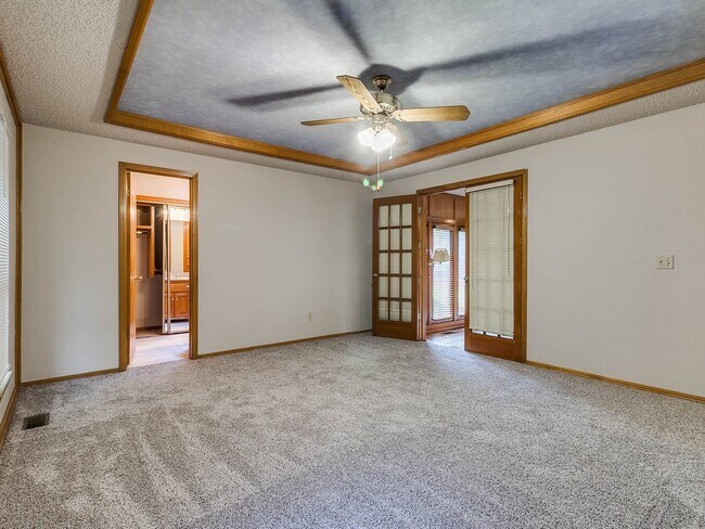 Building Photo - Large Corner Lot - 4 Bed/2.5 Bath + Study - 1 mile from PC North High School