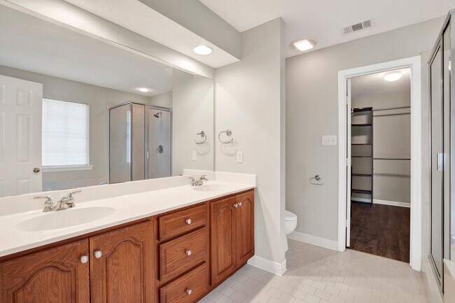 Building Photo - Available NOW