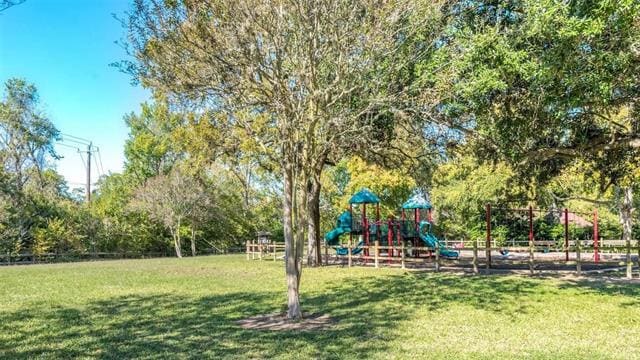 Building Photo - 8003 Woodway Dr