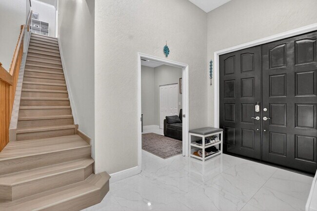 Building Photo - 6502 Via Benita