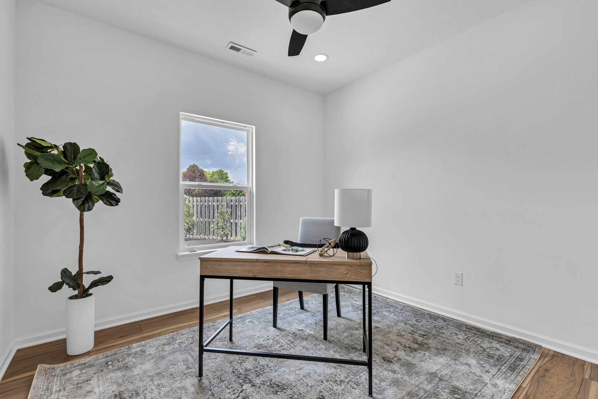 Building Photo - 9724 Brooks Dr