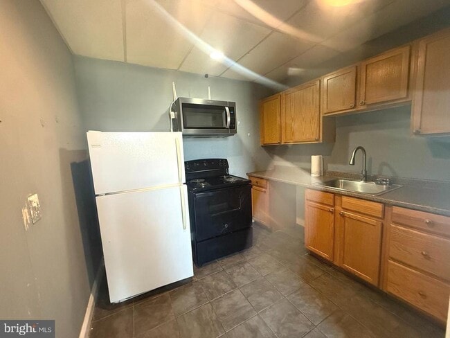 Building Photo - 132 W Washington St