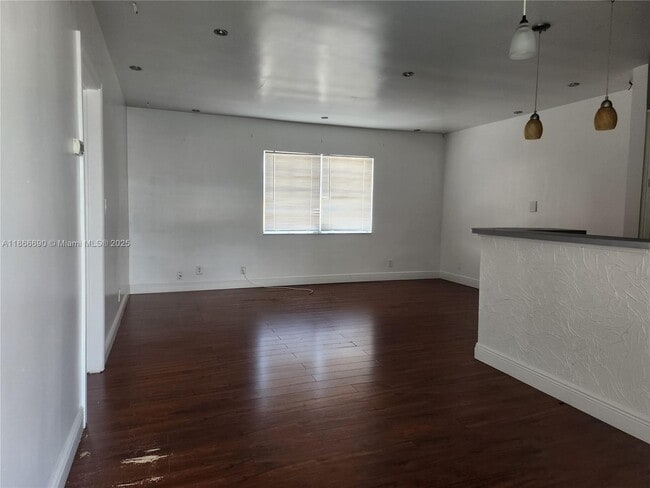 Building Photo - 2219 Polk St