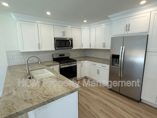 Building Photo - 3328 Paseo Halcon