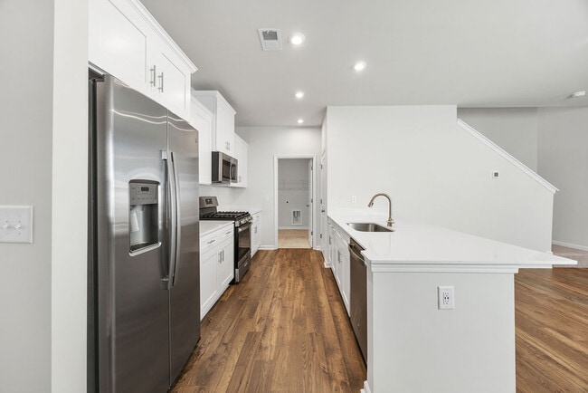 Building Photo - 512 Serena Trl