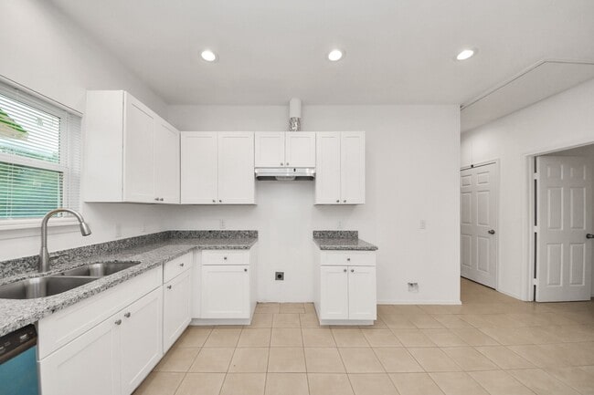 Building Photo - 9210 Wheatley St