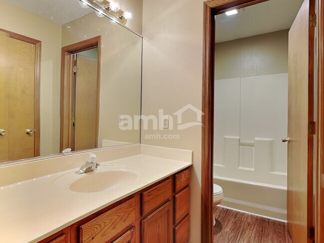 Building Photo - 4705 Norwich Ct