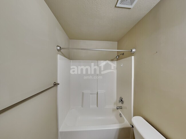 Building Photo - 156 W Rory Ln