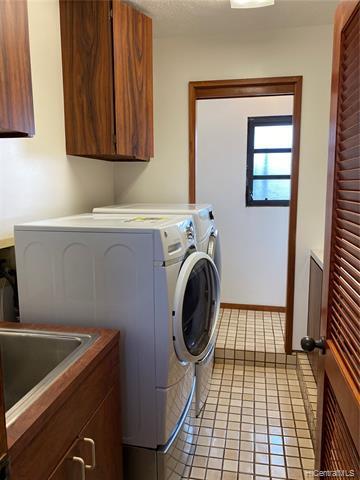 Building Photo - 1580 Ala Hahanui St