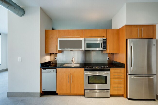 Building Photo - Move-in Ready 1BR 1BA at the Alta is a Min...