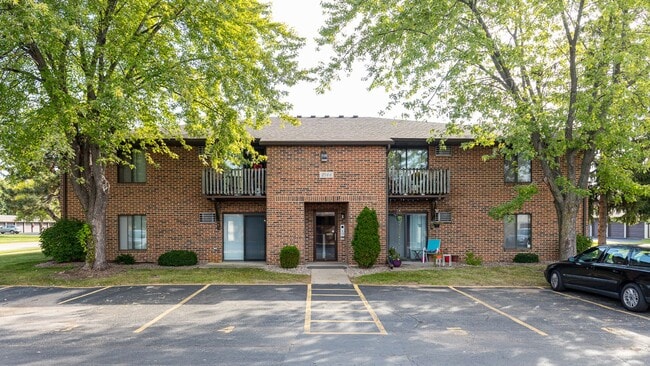 Building Photo - Shadow Creek Apartments - Remodeled!