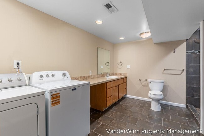 Building Photo - 10945 Mountain Ash Ave NW