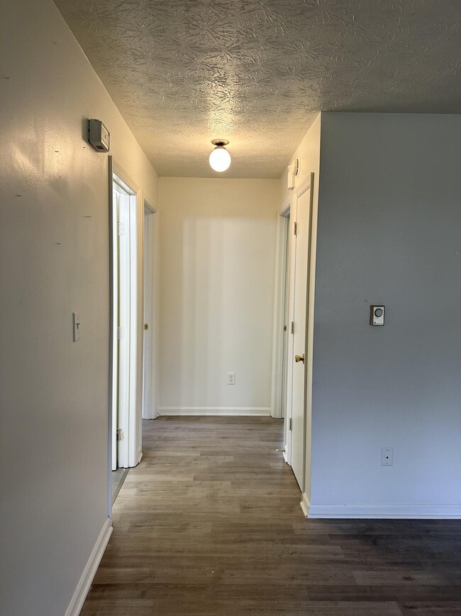 Building Photo - 319 Garden Park Dr