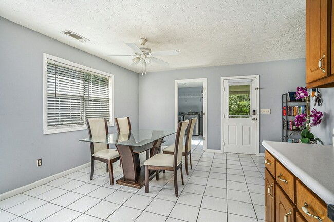 Building Photo - 110 Cactus Ln