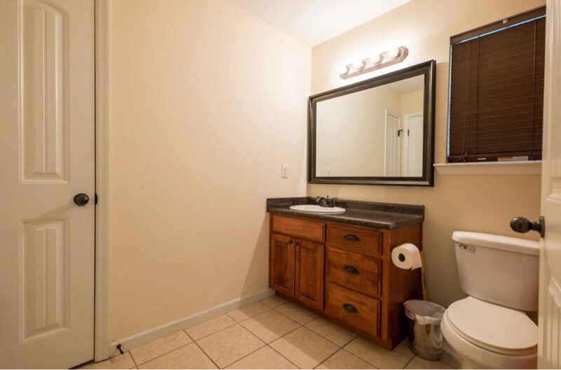 Building Photo - 717 E Force St