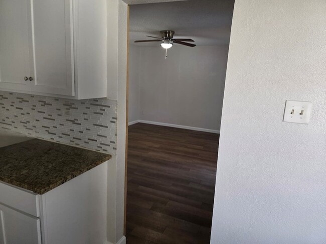 Building Photo - 2417 Coulee St