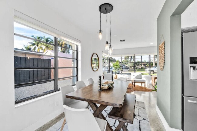 Building Photo - 6540 Park St