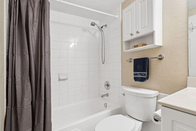 Building Photo - 2501 S Ocean Dr