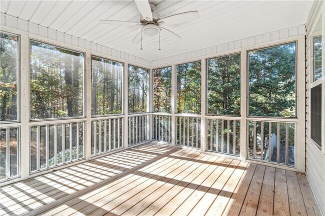 Building Photo - 204 Red Fox Ct