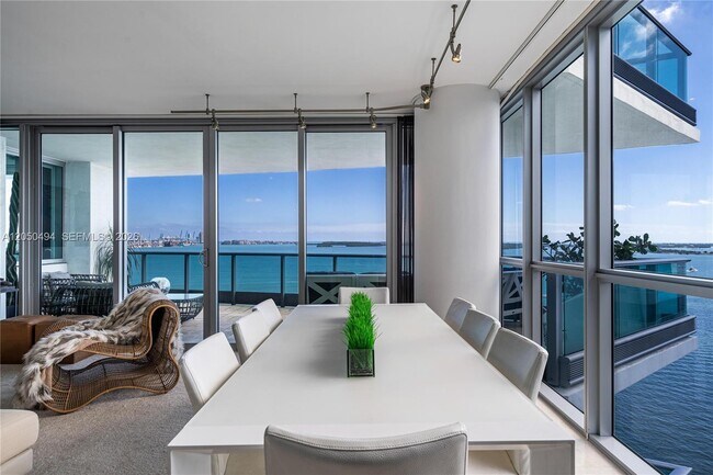 Building Photo - 1331 Brickell Bay Dr