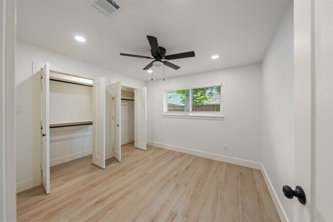 Building Photo - 9323 Portal Dr