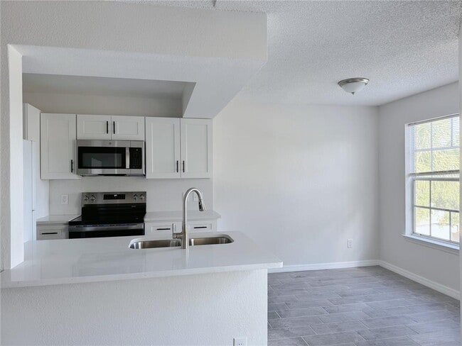 Building Photo - 1013 S Hiawassee Rd