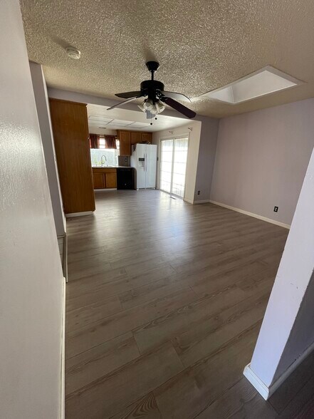 living room area - 1271 Parkway Dr