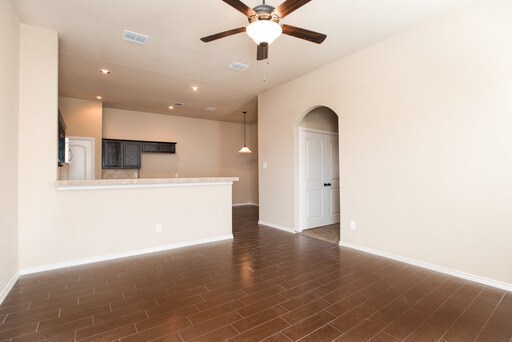 Building Photo - BEAUTIFUL 3 BEDROOM DUPLEX LOCATED IN WACO, TEXAS!