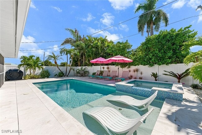 Primary Photo - 690 100th Ave N