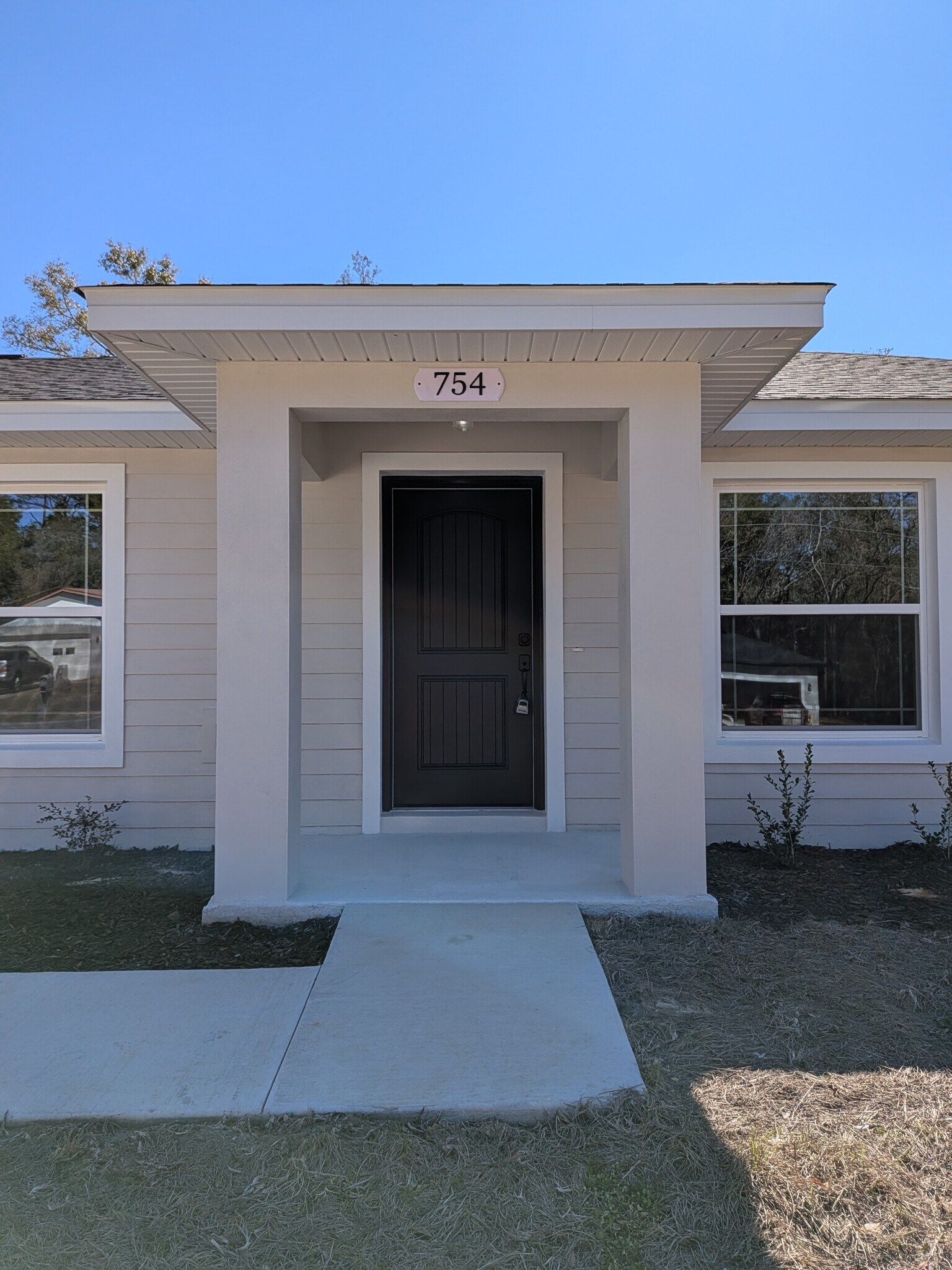 Building Photo - 754 W Deacon Pl