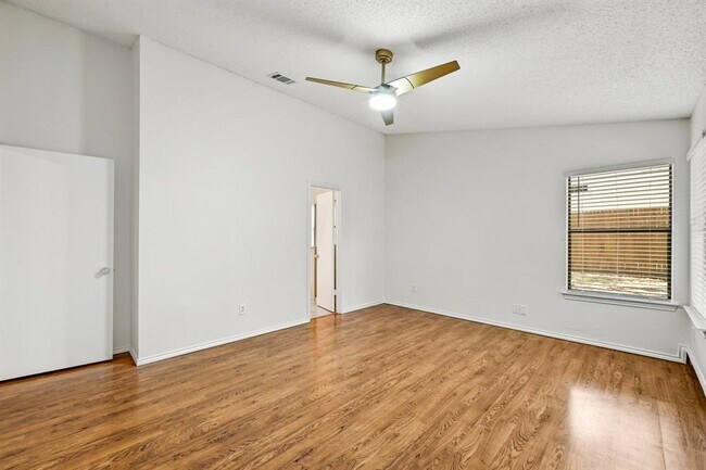 Building Photo - 7403 Dallas Dr