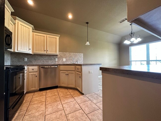 Building Photo - Spacious Elegance: Your Dream 3 Bed, 2 Bath Home with a Cozy Fireplace and 2-Car Garage!