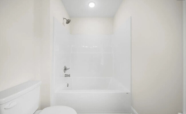 Building Photo - 102 Enclave Ct