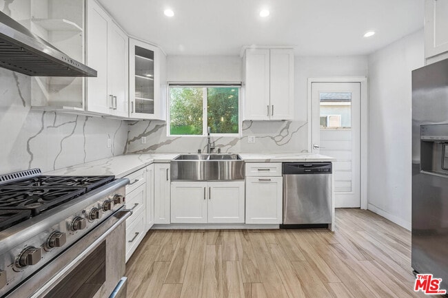 Building Photo - 17141 Sherman Way