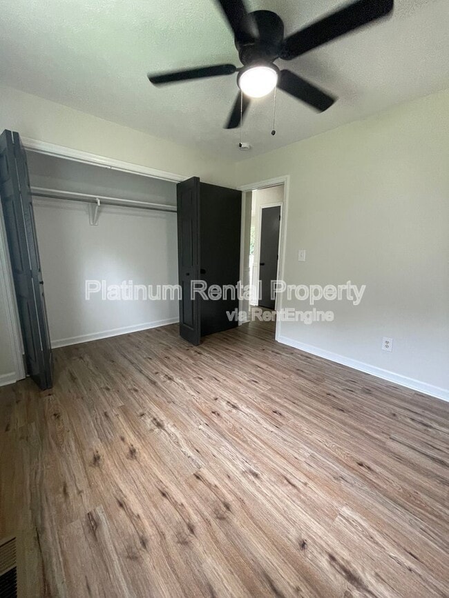 Building Photo - 35 Pecks Creek Ct